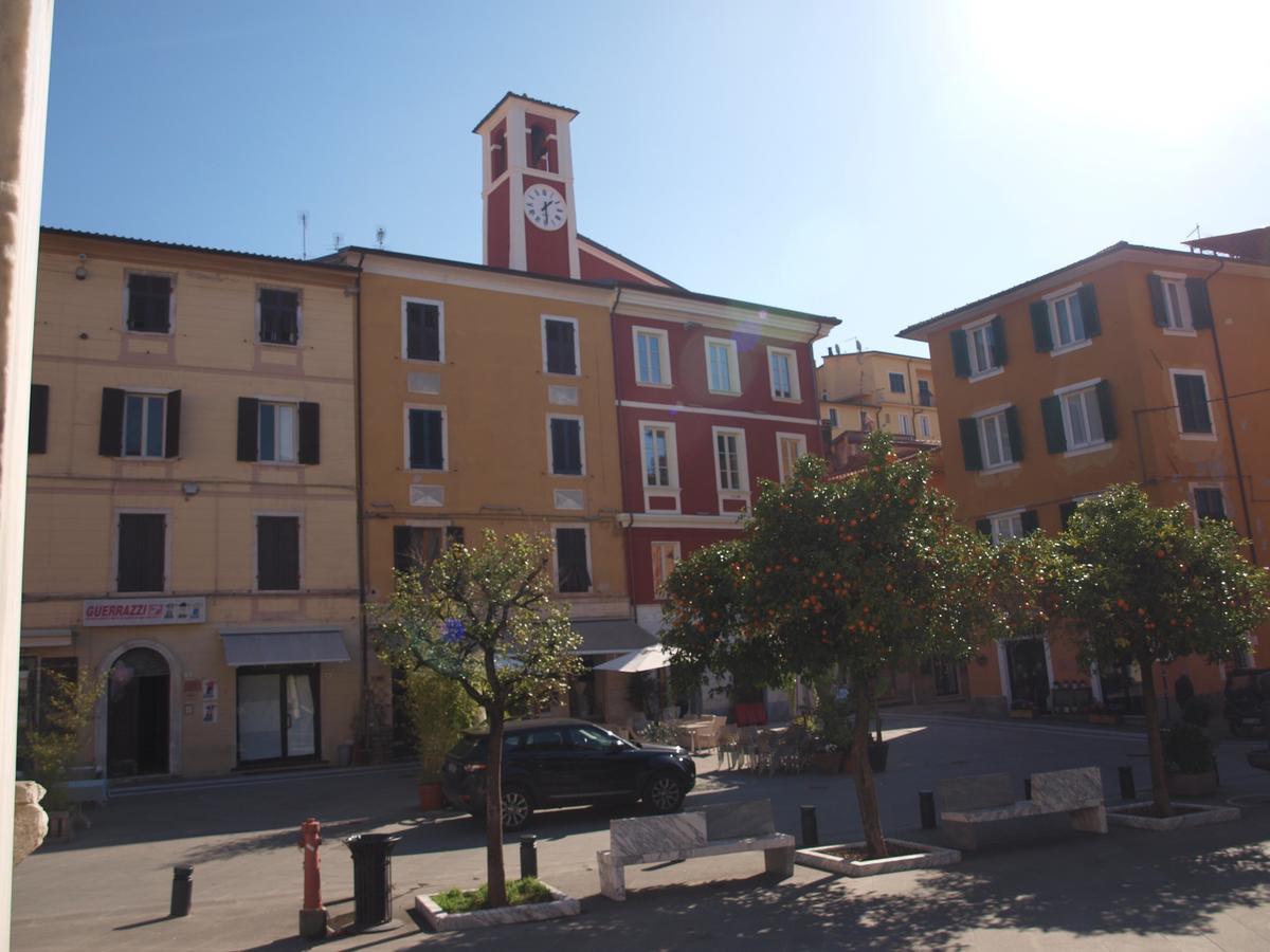 Ostello Palazzo Nizza Massa  Exterior foto
