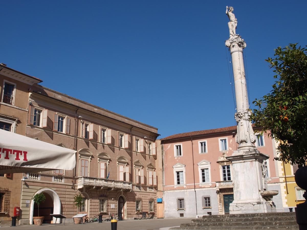 Ostello Palazzo Nizza Massa  Exterior foto