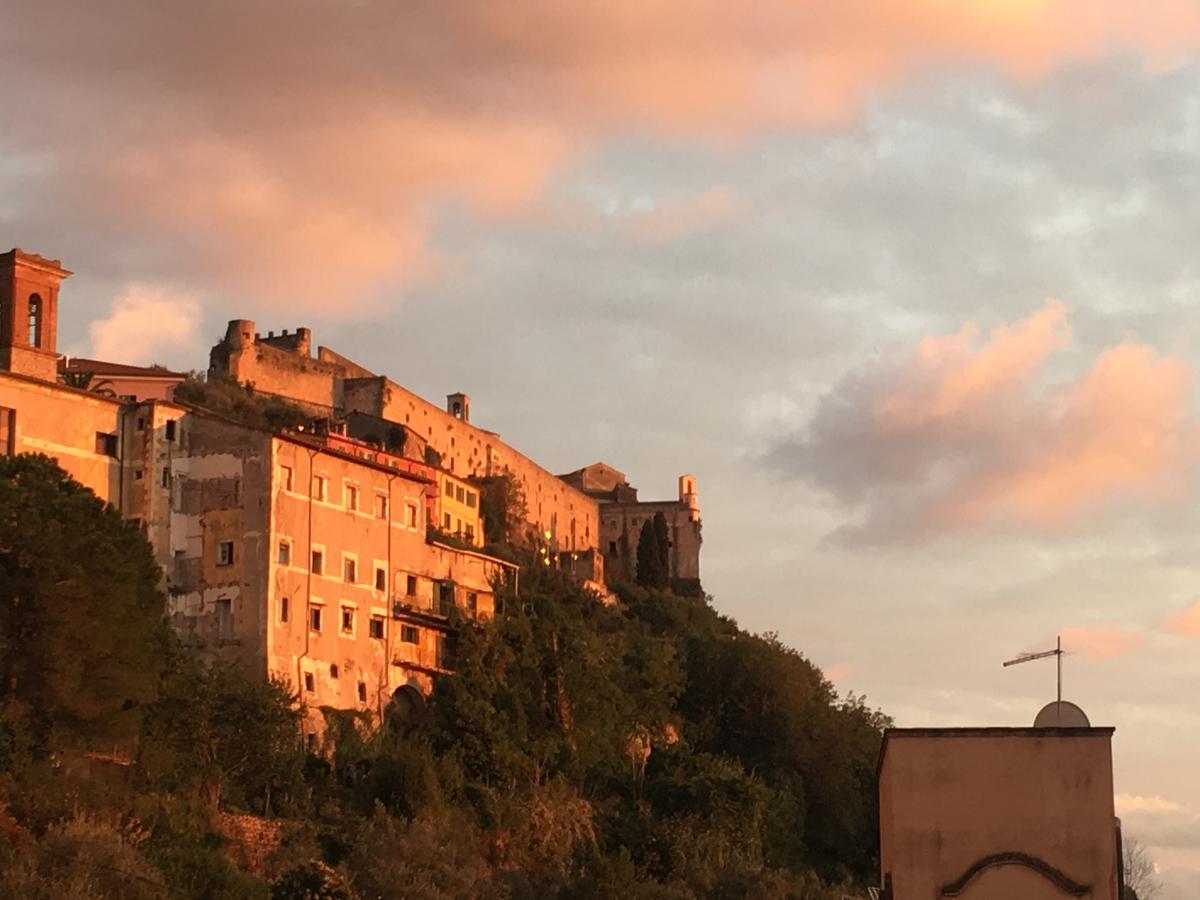 Ostello Palazzo Nizza Massa  Exterior foto