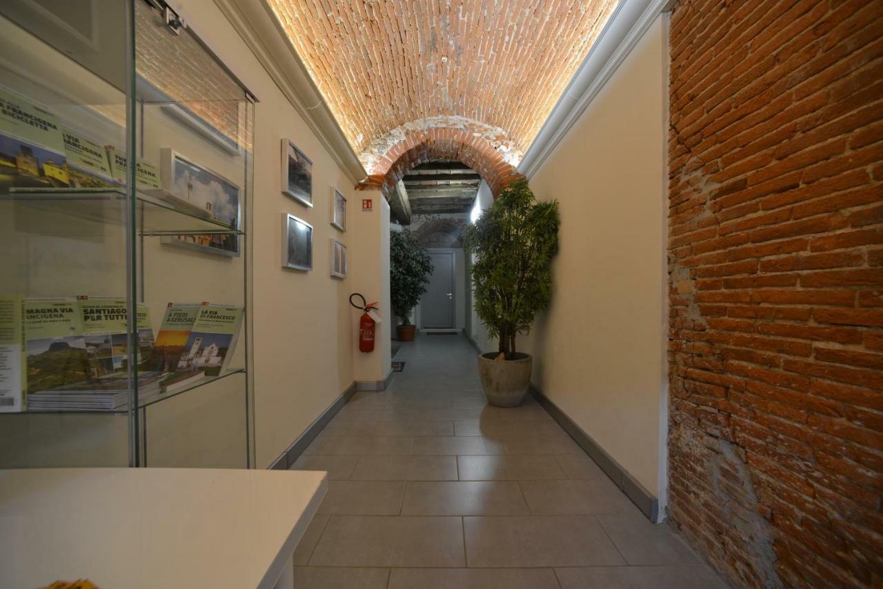 Ostello Palazzo Nizza Massa  Exterior foto