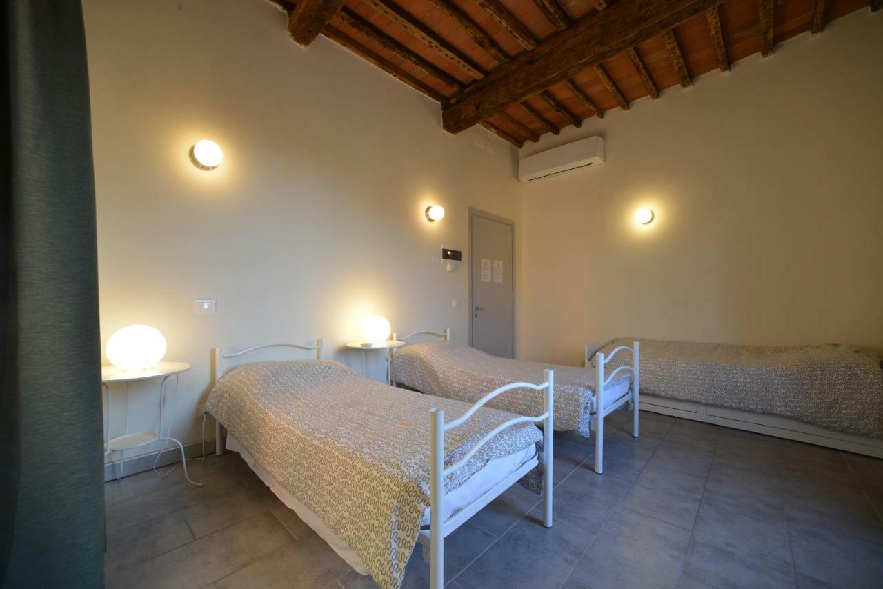 Ostello Palazzo Nizza Massa  Exterior foto